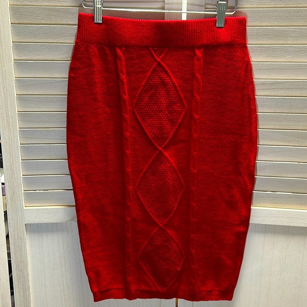 Cute Cable Knot Skirt with Elastic Waist size 10 NWT